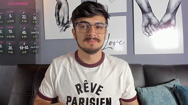 AaronFuentes7 online show from 09/30/25, 05:51