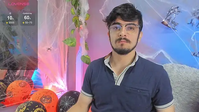 AaronFuentes7 online show from 10/17/25, 06:43
