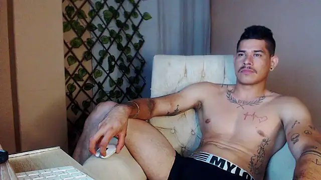 Snapshot of Jffer_sLHom chatting on 05/07/26, 11:54 Jffer sLHom online show from 05/07/26, 11:54