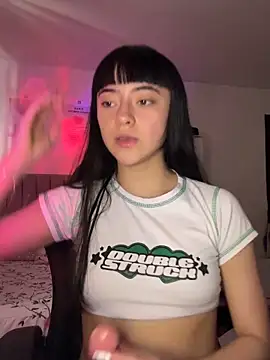 Snapshot of violetta_blackk chatting on 02/05/26, 04:44 violetta blackk online show from 02/05/26, 04:44