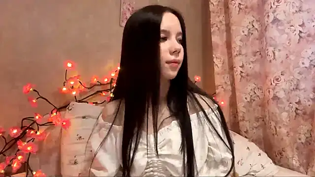 AxyKitten online show from 11/23/25, 11:54