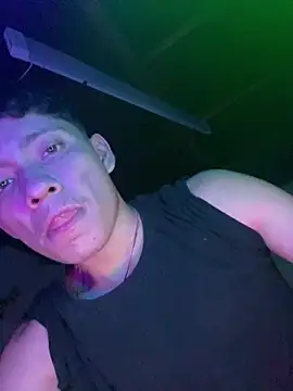 Snapshot of elfernh chatting on 10/06/25, 06:00 elfernh online show from 10/06/25, 06:00