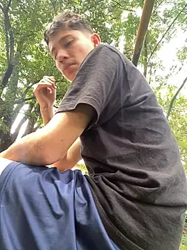 Snapshot of elfernh chatting on 10/06/25, 06:05 elfernh online show from 10/06/25, 06:05