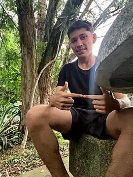 Snapshot of elfernh chatting on 10/08/25, 11:08 elfernh online show from 10/08/25, 11:08