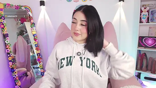 justonecute online show from 04/07/26, 11:48