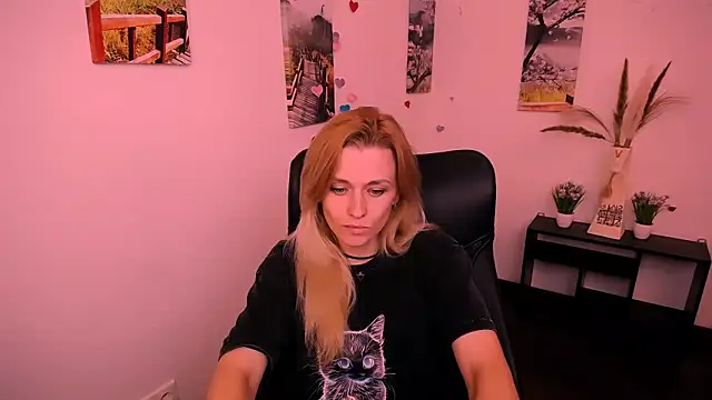 PeppyMia online show from 09/19/25, 04:47