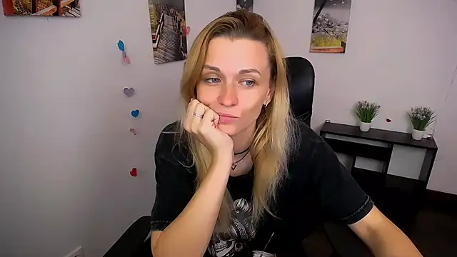 PeppyMia online show from 10/15/25, 07:08