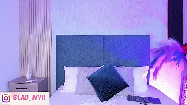 Laura Ivy online show from 03/26/26, 12:55