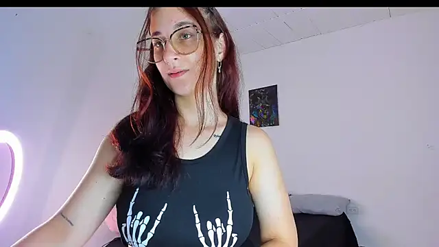 Snapshot of Laura_Ivy chatting on 06/09/26, 02:39 Laura Ivy online show from 06/09/26, 02:39