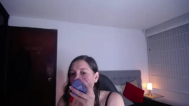 Agatha bellucci  online show from 10/31/25, 04:19