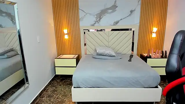 KAROLLJONES1 online show from 04/06/26, 07:37