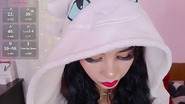 Miss Charlottet online show from 04/16/26, 08:04