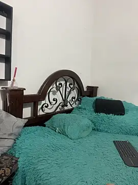 ALMAWHITE online show from 11/08/25, 01:44