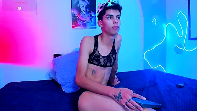 Room 69x online show from 09/25/25, 04:43