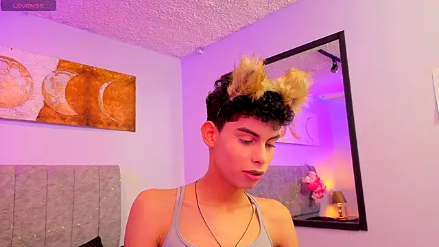 Room 69x online show from 09/26/25, 12:31