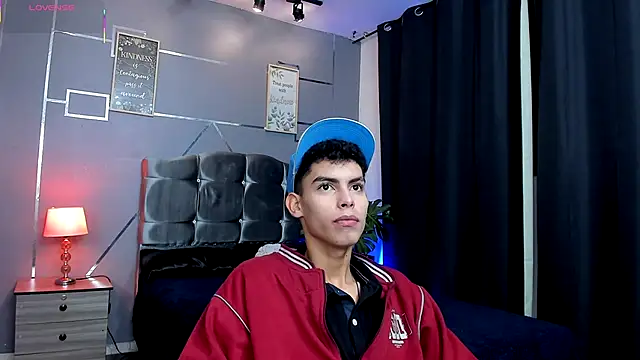 Room 69x online show from 10/17/25, 03:42