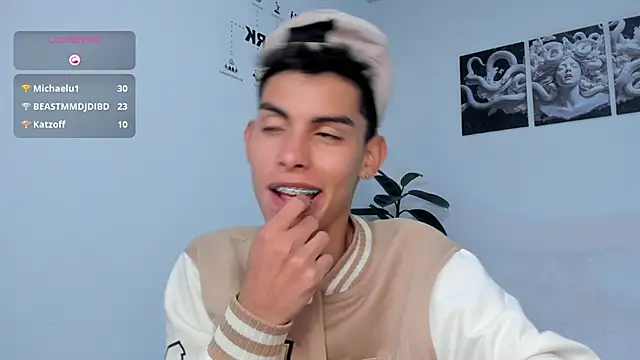 Room 69x online show from 11/29/25, 09:12