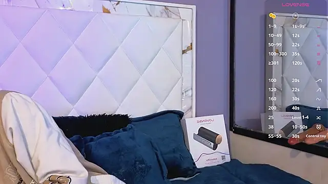 Room 69x online show from 03/19/26, 08:13