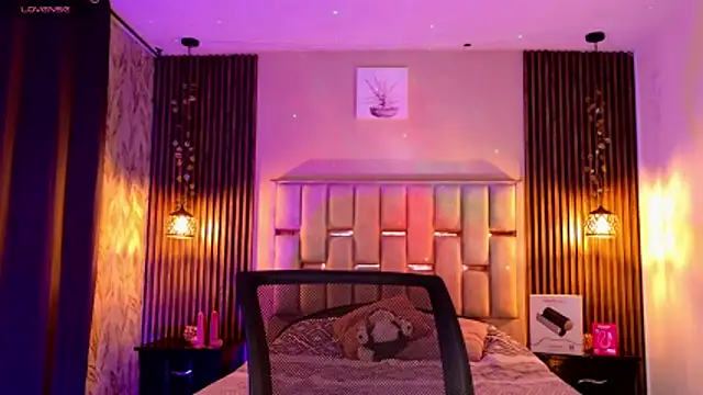 Room 69x online show from 04/23/26, 12:51