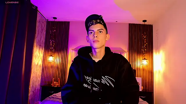 Room 69x online show from 04/24/26, 01:02