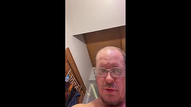 Snapshot of Pussyismyfavoritetaste chatting on 12/23/25, 12:52 Pussyismyfavoritetaste online show from 12/23/25, 12:52