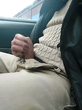 Snapshot of lynxman chatting on 12/17/25, 12:44 lynxman online show from 12/17/25, 12:44