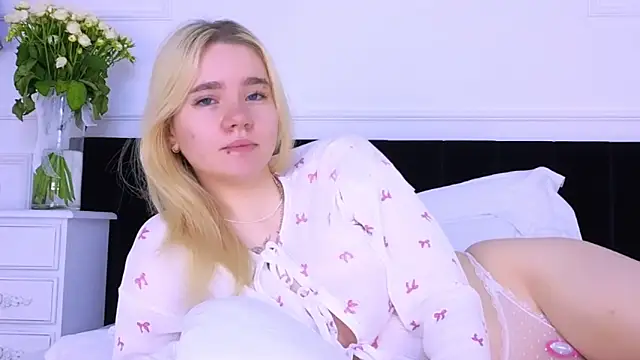 ANNABELLE LU online show from 10/10/25, 02:21