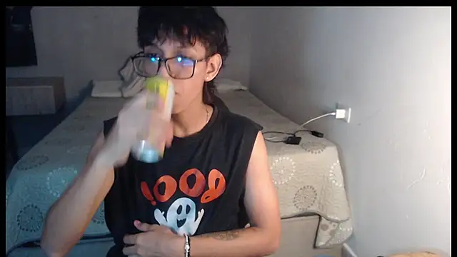 Snapshot of sung_yol chatting on 09/09/25, 01:49 sung yol online show from 09/09/25, 01:49