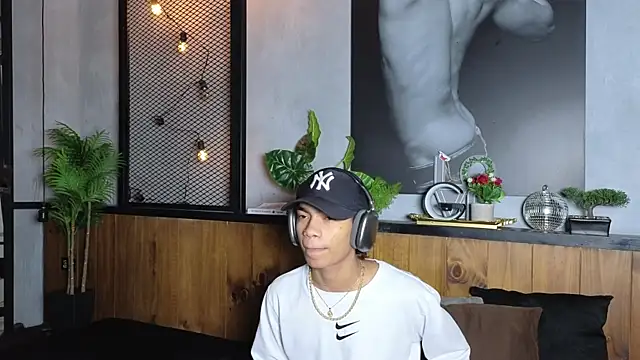 AlanCutee online show from 05/13/26, 01:30