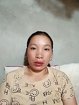 Snapshot of Tamy_20 chatting on 10/15/25, 06:41 Tamy 20 online show from 10/15/25, 06:41