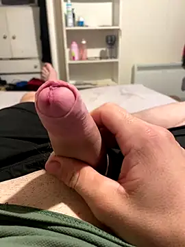 Snapshot of bigdicklad chatting on 09/14/25, 09:36 bigdicklad online show from 09/14/25, 09:36