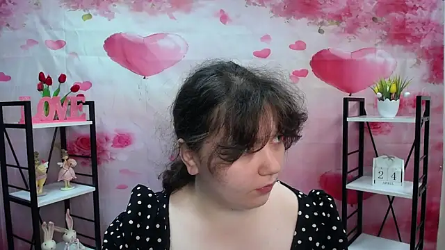 Snapshot of NeonilaLisova chatting on 04/24/26, 05:10 NeonilaLisova online show from 04/24/26, 05:10