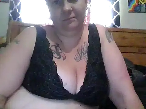 Snapshot of ThickkkMama420 chatting on 05/06/26, 10:59 ThickkkMama420 online show from 05/06/26, 10:59