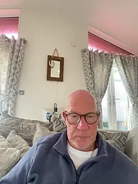 philefc online show from 10/31/25, 02:18