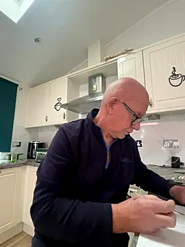 philefc online show from 12/04/25, 10:24