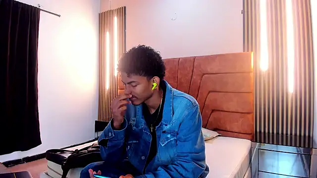 FYKMOR 1 online show from 10/15/25, 03:50