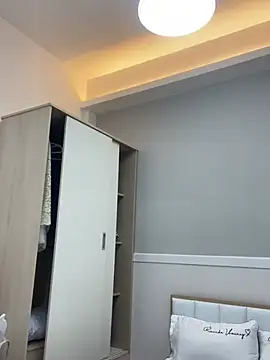   BabyShowPublic   online show from 04/22/26, 04:41