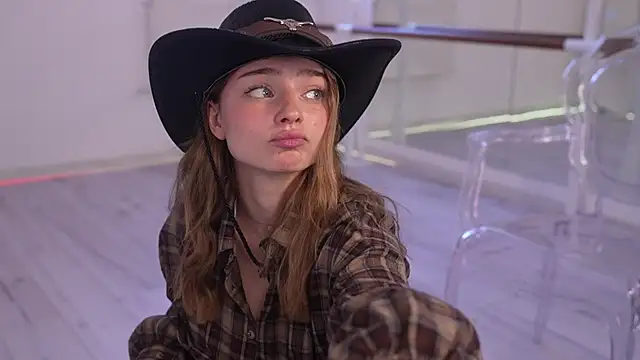 Snapshot of _floret_joy_ chatting on 09/21/25, 11:56 floret joy online show from 09/21/25, 11:56