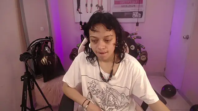 Snapshot of LadyWawy chatting on 10/19/25, 01:56 LadyWawy online show from 10/19/25, 01:56