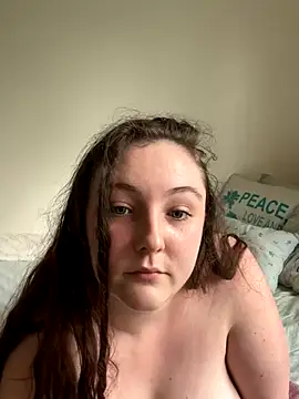 Snapshot of kallmek8 chatting on 10/21/25, 05:57 kallmek8 online show from 10/21/25, 05:57