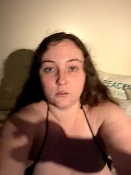 Snapshot of kallmek8 chatting on 10/28/25, 12:36 kallmek8 online show from 10/28/25, 12:36