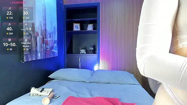 SamaraAnders  online show from 10/17/25, 04:26