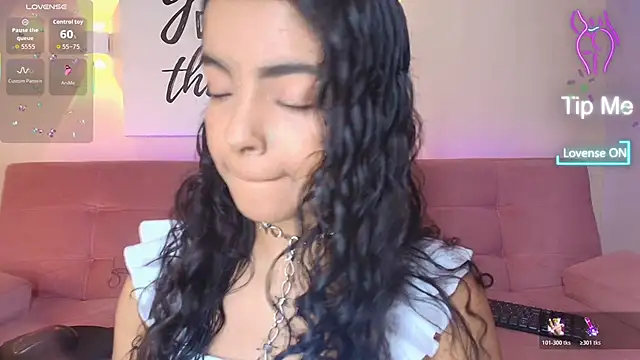 SunnyGilmoree online show from 11/07/25, 07:58