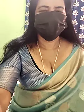 Snapshot of mallu-lover chatting on 10/05/25, 05:39 mallu-lover online show from 10/05/25, 05:39