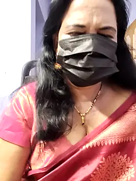 Snapshot of mallu-lover chatting on 10/14/25, 12:44 mallu-lover online show from 10/14/25, 12:44