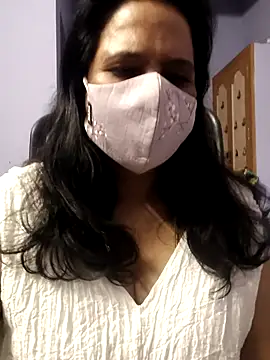 mallu-lover online show from 11/19/25, 12:16