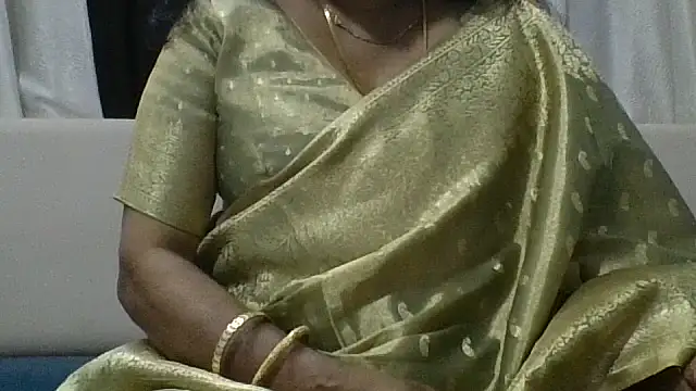 Snapshot of mallu-lover chatting on 05/25/26, 04:24 mallu-lover online show from 05/25/26, 04:24