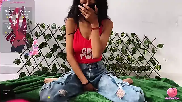 NaughtyMiuw online show from 04/22/26, 07:04