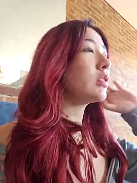 lunnaa  online show from 02/25/26, 03:54