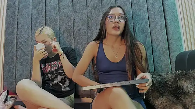 Snapshot of rubby_lux chatting on 11/10/25, 01:32 rubby lux online show from 11/10/25, 01:32